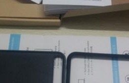 Anker电池（功率强劲，充电速度快，使用寿命长久）
