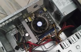 电脑无法开机，显示灯亮的原因及解决办法（电脑开机故障诊断与维修指南）