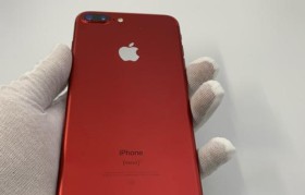 苹果7红色版如何成为时尚潮流新宠（设计、性能和社会责任三重要素绽放光彩）