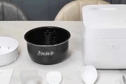 美的电饭锅的优势及用户体验（便捷高效、智能科技助力家庭烹饪）