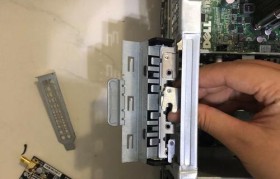 电脑蓝牙无法开机的原因与解决方法（探究电脑蓝牙无法启动的常见问题及解决方案）